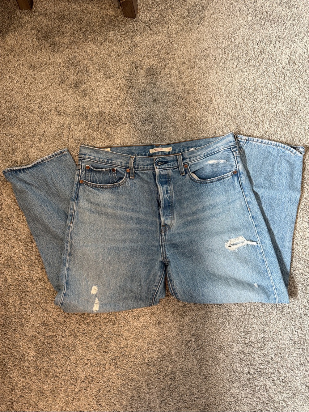 Levi’s Light Wash Women's Distressed Straight-Leg Jeans. Wedgie Straight